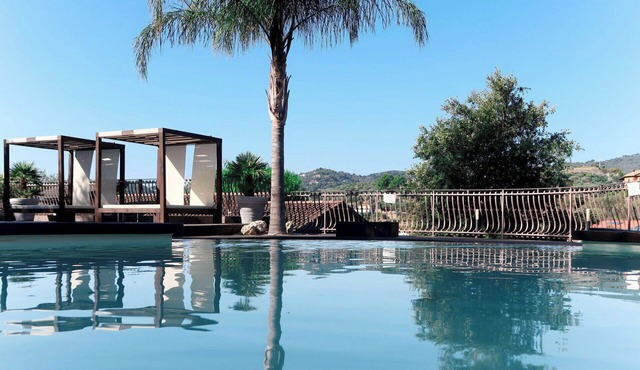 Beautiful private villa for 8 guests with A/C, private pool, WIFI, TV, terrace and panoramic view
