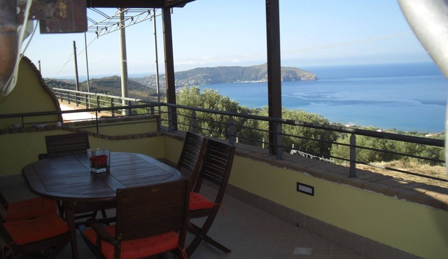 CASA ELISABETTA apt. 2: magnificent view, Mediterranean Sea, Cilento