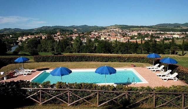 Casa Gioele A: A welcoming apartment situated in a quiet location, a few minutes from the town center, with Free WI-FI.