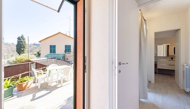 Casa Rosa Tre, Rapallo, 1b/1b with private parking and garden