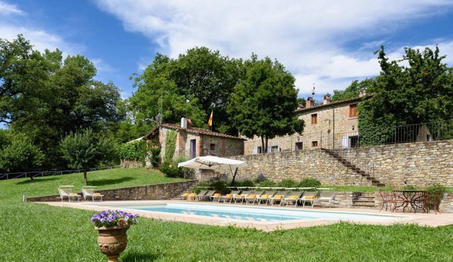Celebrate with us, 10 years of private villa!