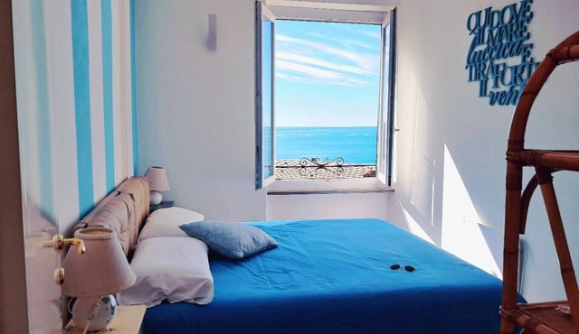 Charming sea view apartment for families, with sky tv