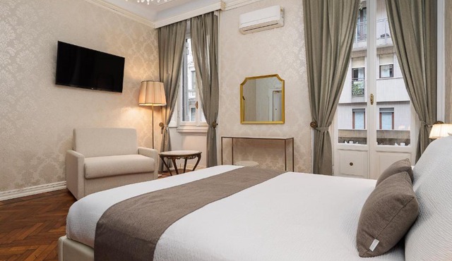 Classbnb - Luxurious and spacious 5-bedroom and 5-bath apartment, just 3 minutes from Milan central station metro, M2 green M3 yellow lines