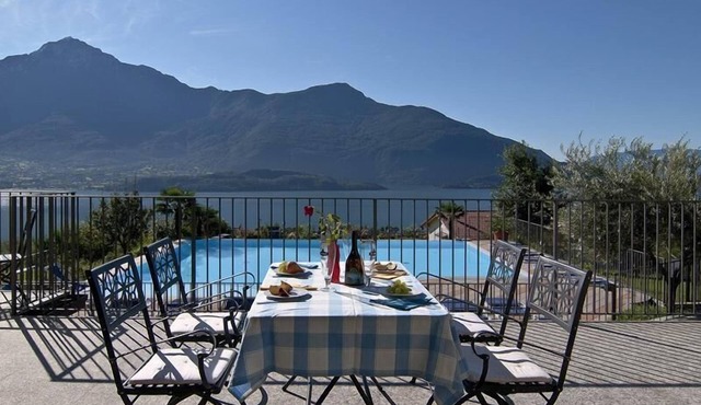 Collina Maurino Holiday Apartment with Pool