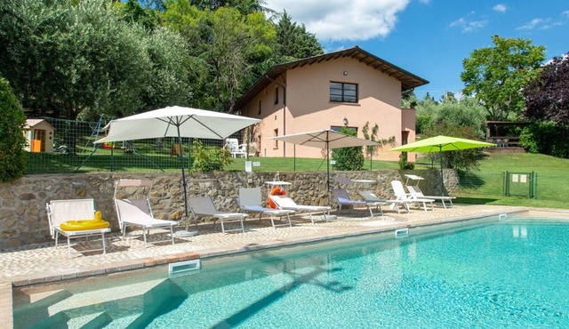 Comfortable Casa Rosa for up to 9 guests