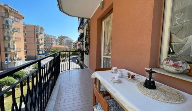 Comodo bilocale a 300 metri dal mare in Borghetto Santo Spirito