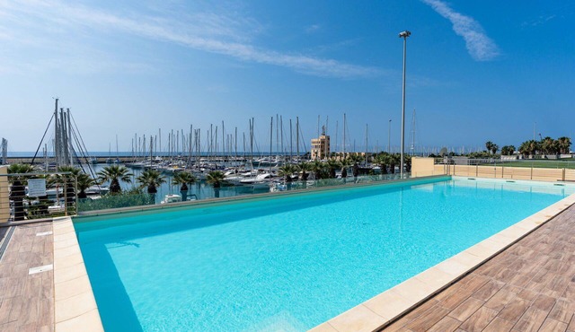 Cosy apartment for 4 people with A/C, pool, WIFI, TV and terrace