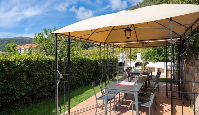 Cosy apartment for 6 guests with pool, WIFI, TV, patio and panoramic view