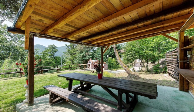 Country House 'La Liguria Tra Gli Ulivi 2' with Mountain View, Wi-Fi, and Air Conditioning