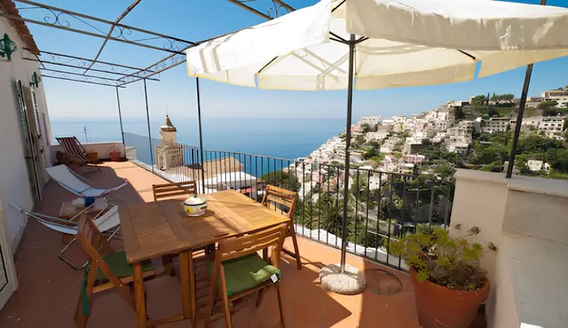 Cozy apartment with breathtaking views in Positano. CIN IT065100C2D8D7L43H