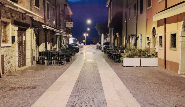 Cozy house in marvelous historic center of Lazise, just steps from the lake.