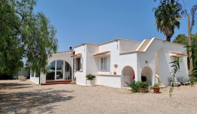 Discover this elegant villa, with privat pool, nestled in Mediterrenean Salento