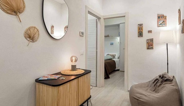 Discover the charm of the Cinque Terre by staying in our welcoming L'Antica Piazzetta, located in the heart of Monterosso al Mare, one of the most enchanting villages in the Cinque Terre.The house is ideal for families or small groups and features two