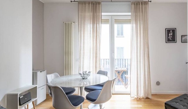 Easylife - Sophisticated studio with balcony in the heart of Porta Venezia