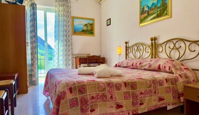 Economy Triple Room with pool view