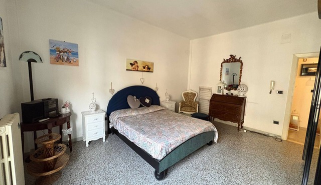 Entire Apartment complete with everything. Air conditioning, heating, wifi.