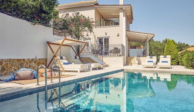 Ether Villa View - Three Bedroom Villa, Sleeps 7 in Lithakia