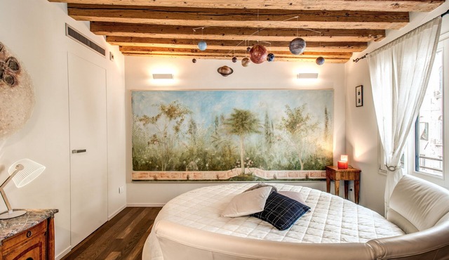 Exclusive apartment in the former Ospizio delle Donzelle, near Biennale Gardens