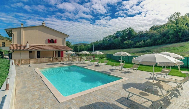 Family friendly villa with private pool in Tuscany