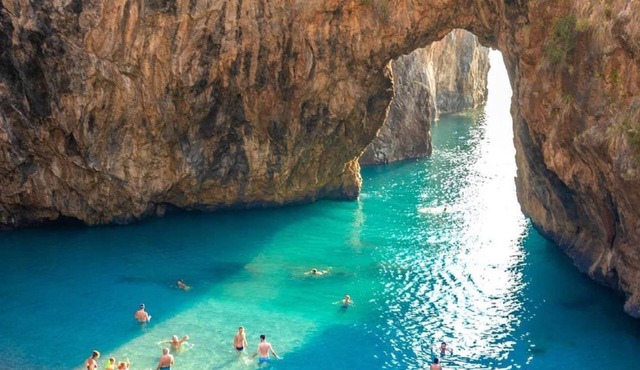 Gemütliche Hütte am Meer des Arco Magno