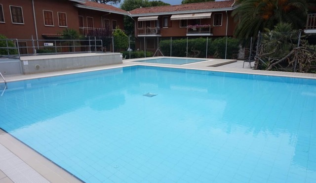 Giardino - villa in residence with swimming pool
