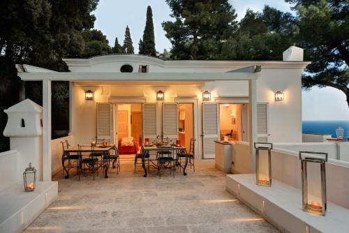 GOCCE VILLAS - Villa Bouganvillea Superb Capri Villa with Views