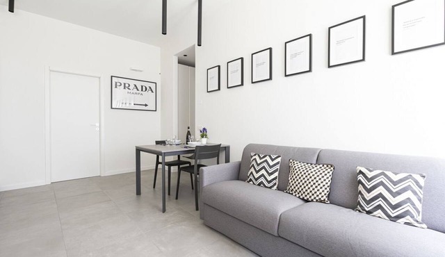 GuestHost - Comfy TERRA Apartment near Cenisio MM5