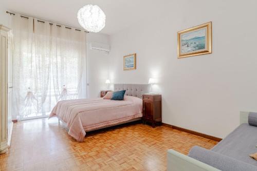 GuestHost - Retreat in Genova Nervi -Two Minutes from the Beach