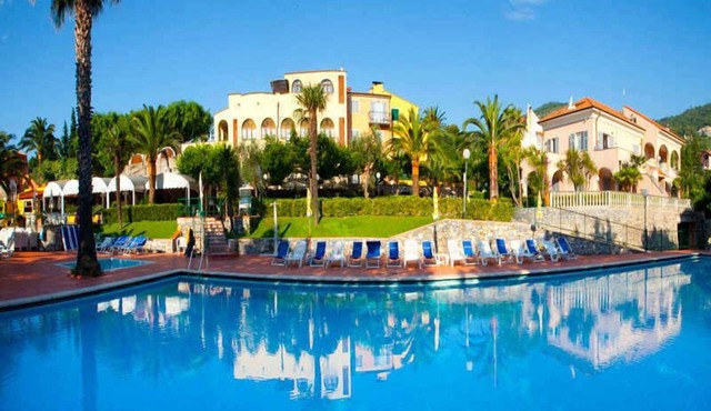 Holiday apartment with pool