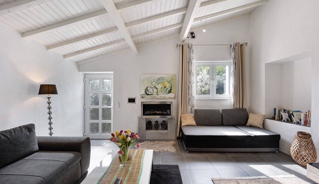 Holiday Home 'Paradies Ligurien' with Mountain Views, Shared Pool and Wi-Fi