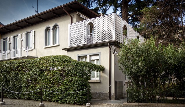 Holiday villa with parking and large furnished terrace