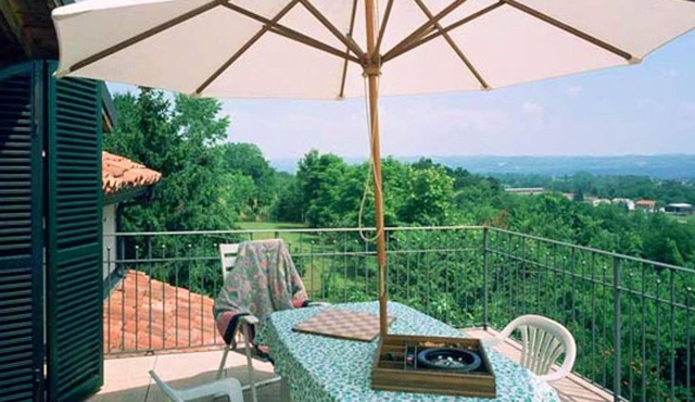 Homerez - Nice appartement for 7 ppl. with garden, terrace and balcony at Carrù
