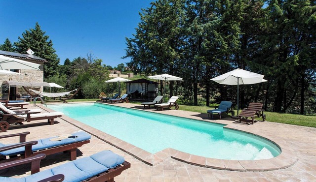 Homerez - Spacious House in Ramazzano with Shared Pool