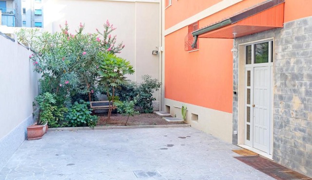 Hostmate - Milano - Vespri Siciliani
