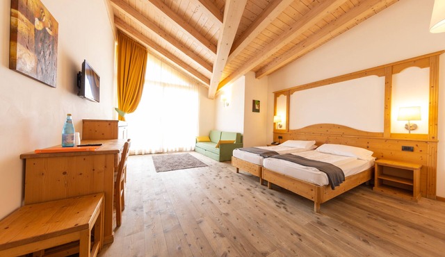 Hotel Alpine Mugon