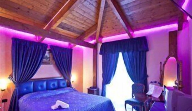 Hotel Happy Days
