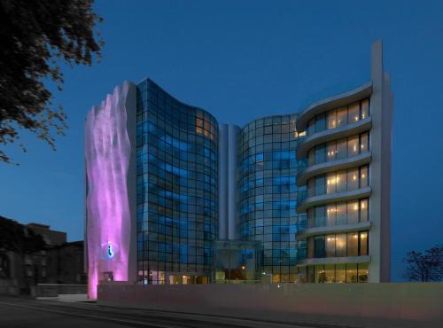 i-Suite Hotel