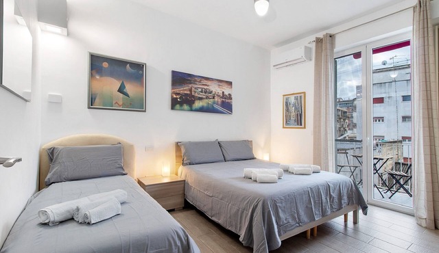 'Il Centro' Apartment with Balcony, Wi-Fi and Air Conditioning