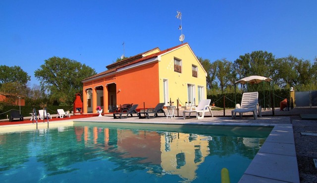 Venetian Villa with Pool and Sauna