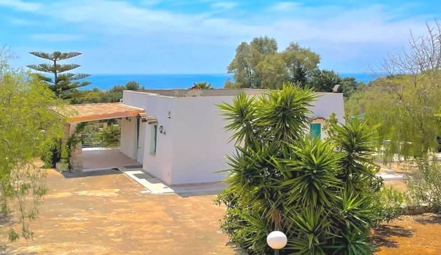 Detached villa with sea view