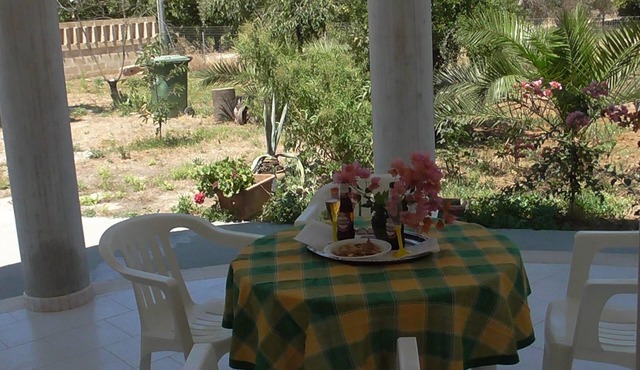 Kleine Villa mit geschlossenem Garten in Parabita by Interhome
