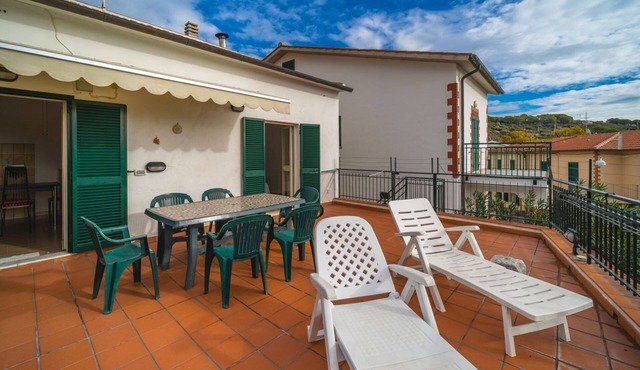 LA TERRAZZA A SECCHETO SUL MARE