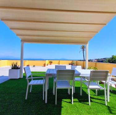 La terrazza incantata private access to the beach