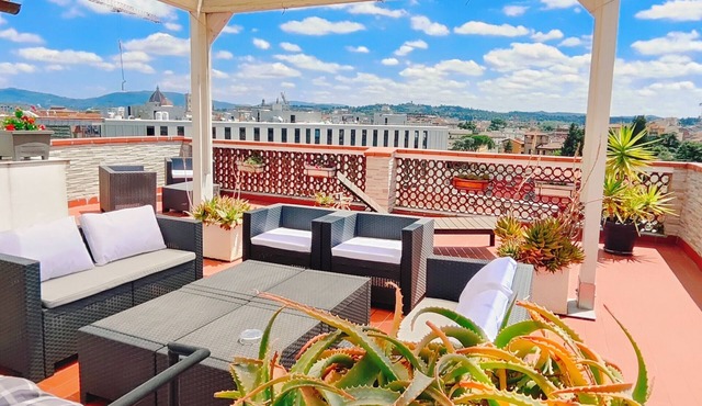 Little penthouse with amazing view over the historical center.