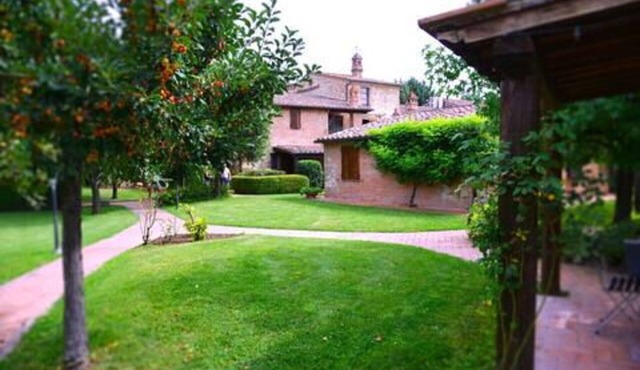 Lovely apartment for 6 guests with WIFI, A/C, pool, TV, veranda and pets allowed
