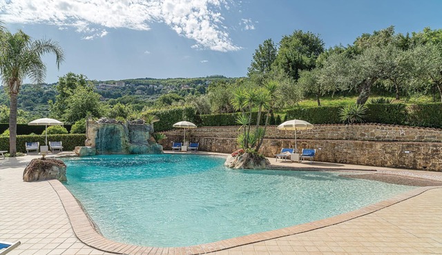 Lovely apartment in Laureana Cilento (SA) with WiFi