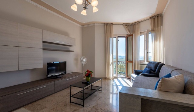 Lovely apartment for 4 people with WIFI, A/C, balcony and panoramic view