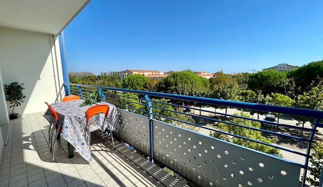 Luminous flat with balcony