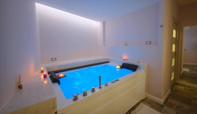 Luxury Suite con Jacuzzi - Belgodere Apartments
