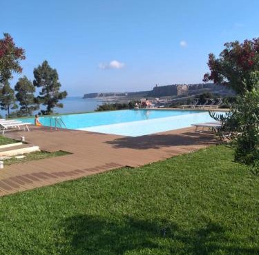 Macari Residence Central Apartment
